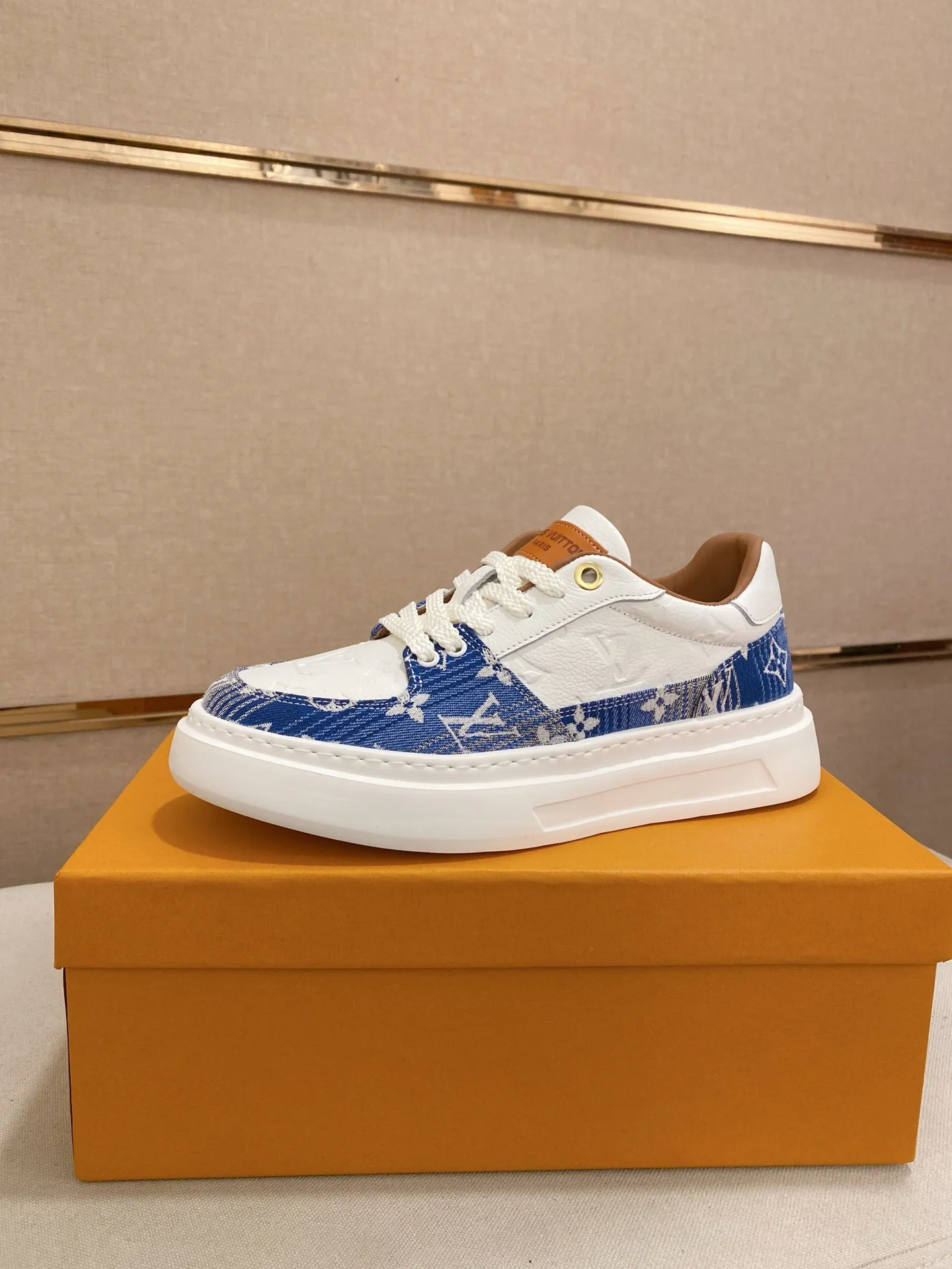 Factory price: 480💰🎉🎉LV~Louis Vuitton trendy men's shoes, new shipments, latest matching, same style as the official website, super high quality, best-selling season [strong][strong][strong]Selected first-layer cowhide, comfortable cowhide lining, original last, comfortable on the feet, wear-resistant rubber outsole, size: 38-44.